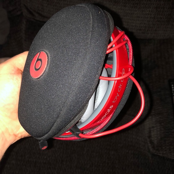Beats By Dre Headphones - Picture 4 of 4